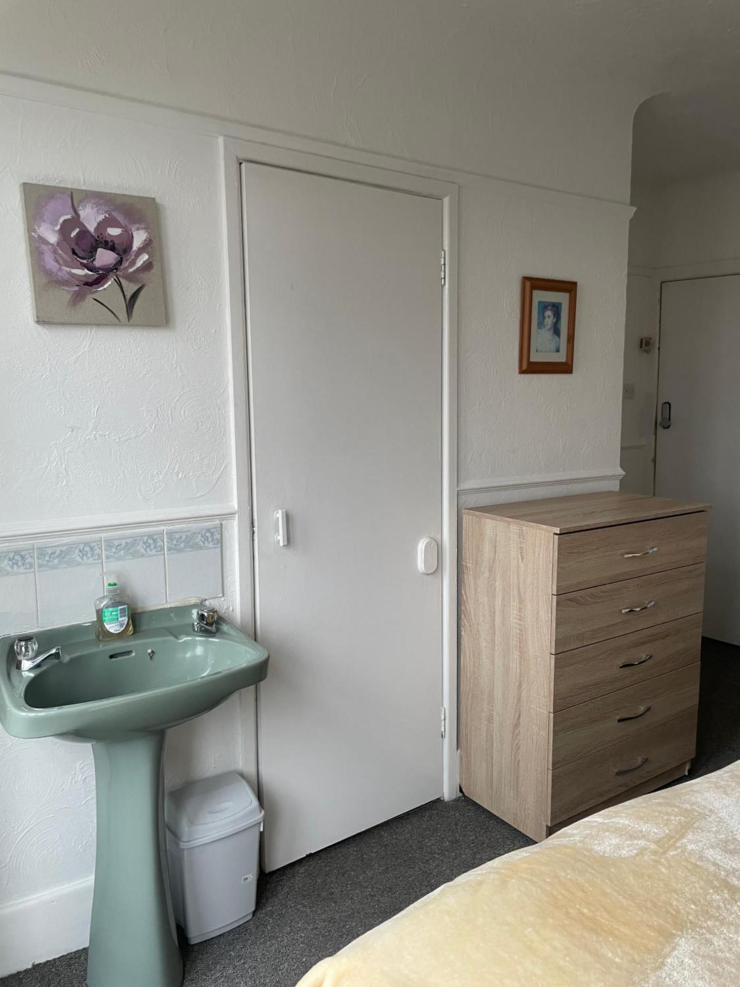 Amitie Guest House Bournemouth Buitenkant foto